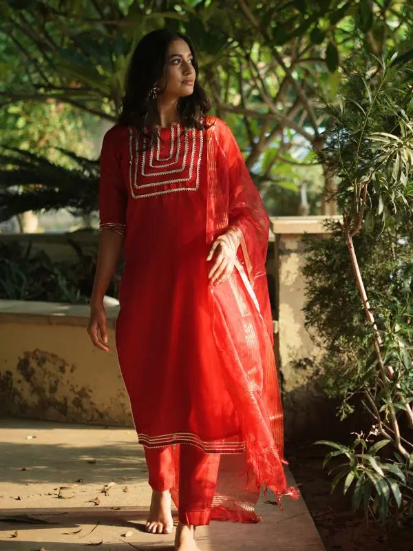 Chanderi Silk Kurta Set with Dupatta | Red | Rehiyah SOW
